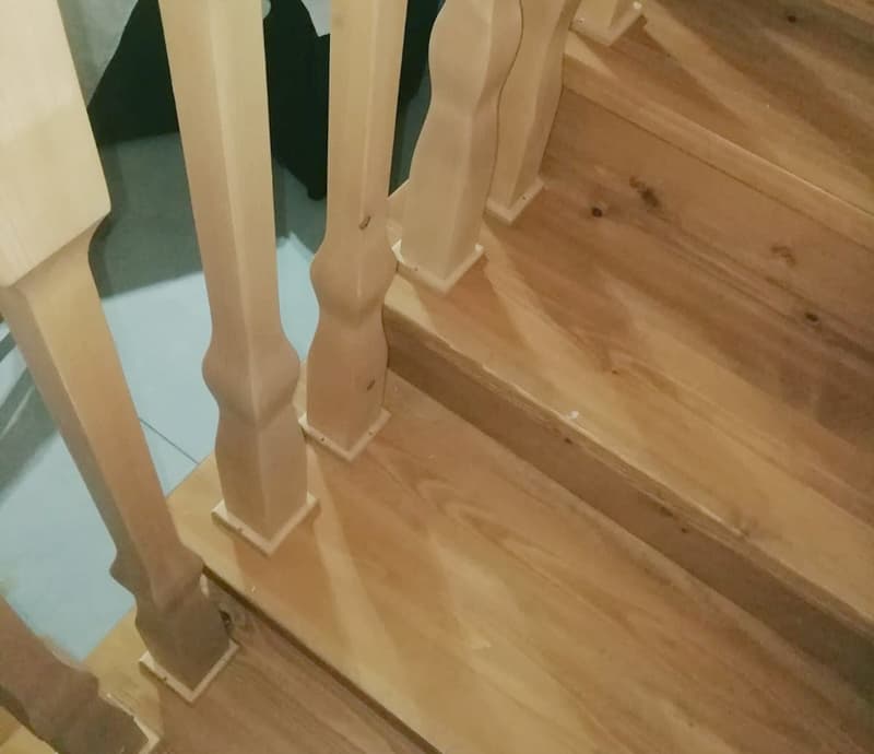 Personaliza tus espacios con la instalación de escaleras de madera